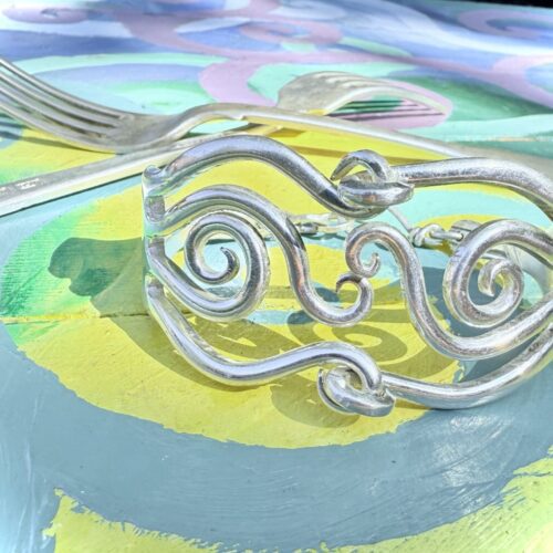 BRACELETS, BANGLES & KUFFS