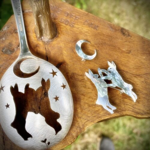 handcrafted and recycled spoon boxing-hare brooch