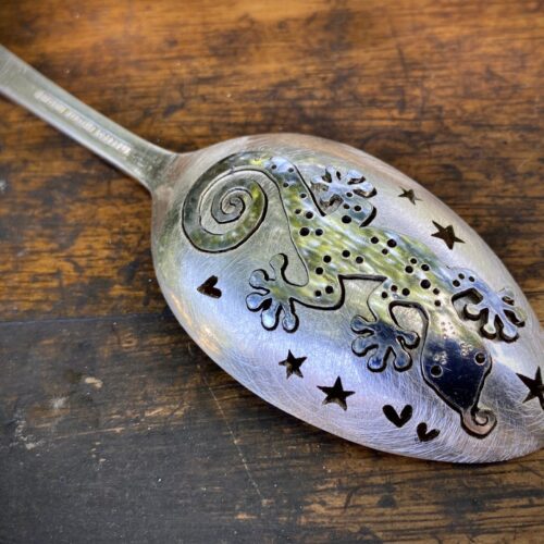 2025 gecko brooch