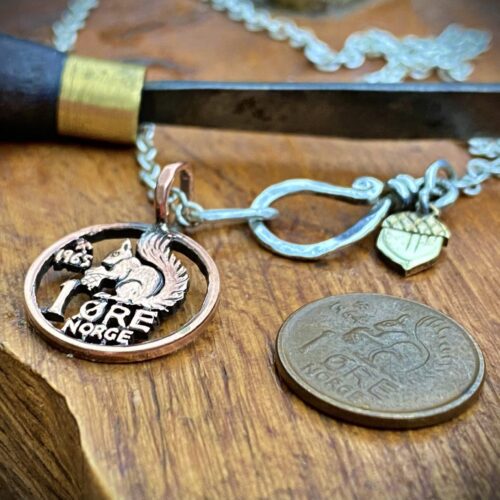 Øre ekorn mynt handcrafted and recycled red squirrel gift jewellery