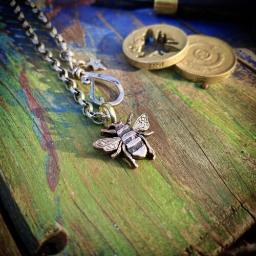 The Bee - Image 12