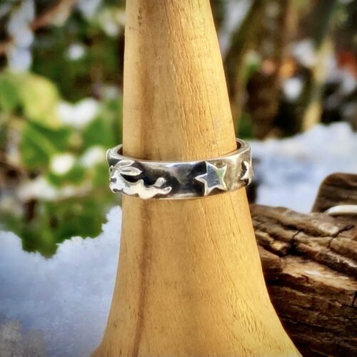 magical leaping hare ring