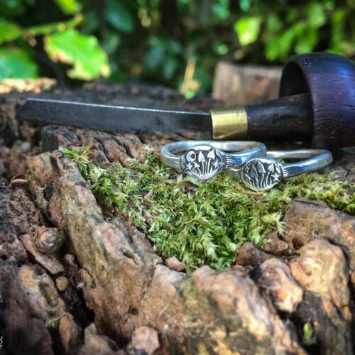 Shroom jewelry handcrafted using psilocybin mushrooms and traditional hand tools. Ethical jewellery create in an independent artisan jewelry studio workshop with the help of magic mushrooms. A healing gift of nature.