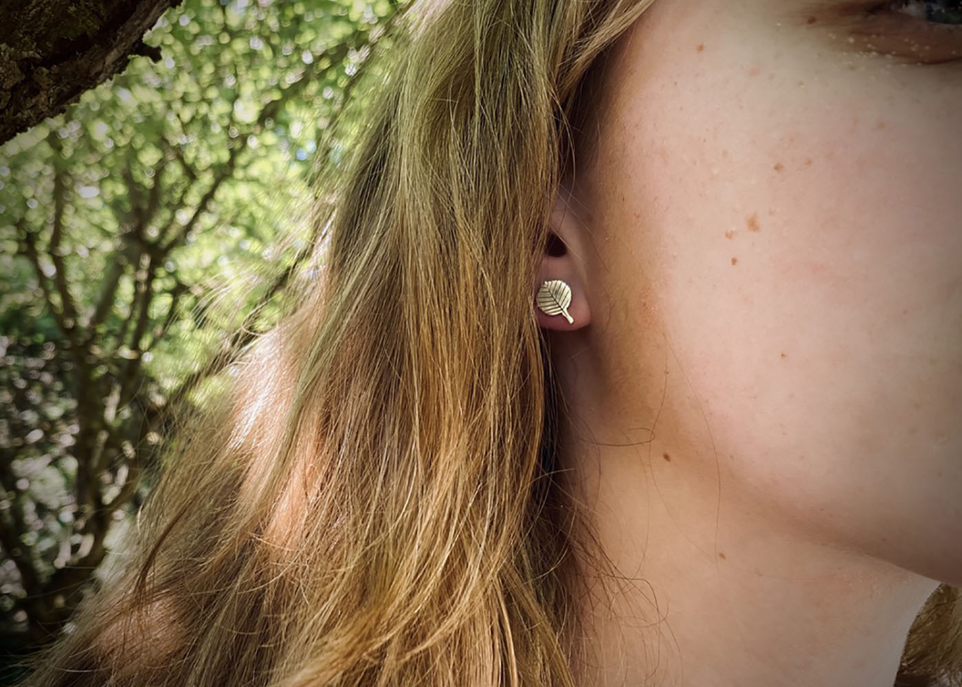 Alder leaf stud earrings