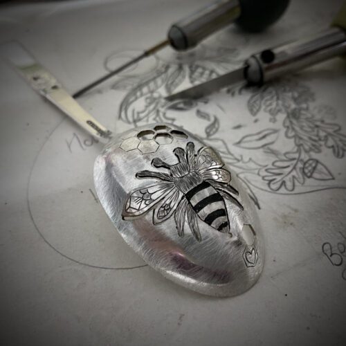 Bee spoon brooch jewellery handcrafted using traditional hand tools and techniques. Ethical jewellery made from old unwanted flatware, cutlery and spoons.