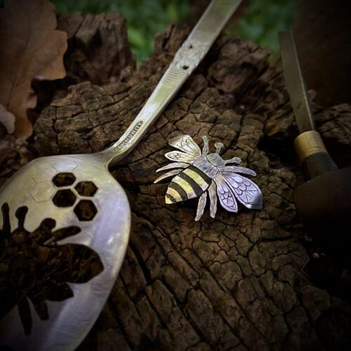 Bee spoon brooch jewellery handcrafted using traditional hand tools and techniques. Ethical jewellery made from old unwanted flatware, cutlery and spoons.