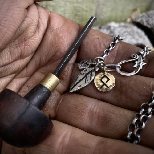 leaf rune for symbolic protection through the ages