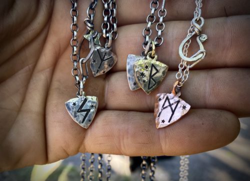 leaf rune for symbolic protection through the ages