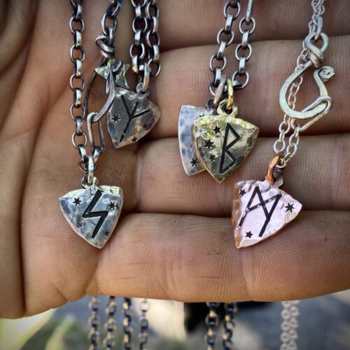 leaf rune for symbolic protection through the ages